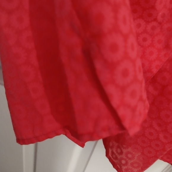 sag Harbor pink sheer circles design blouse. Size MP - Picture 7 of 9